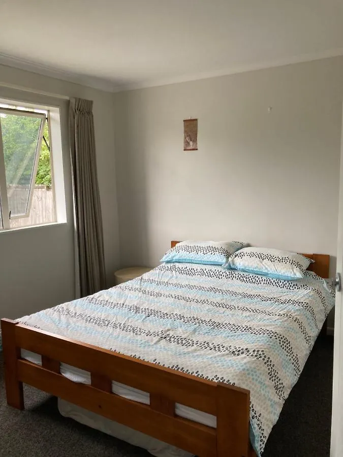 Comfortable Home Close To Airport Christchurch Holiday home